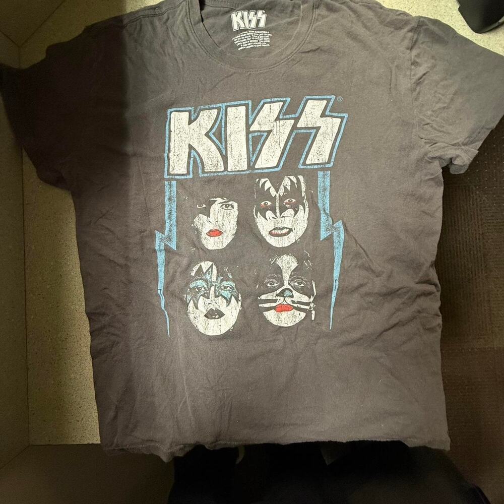 Kiss band black t shirt size
